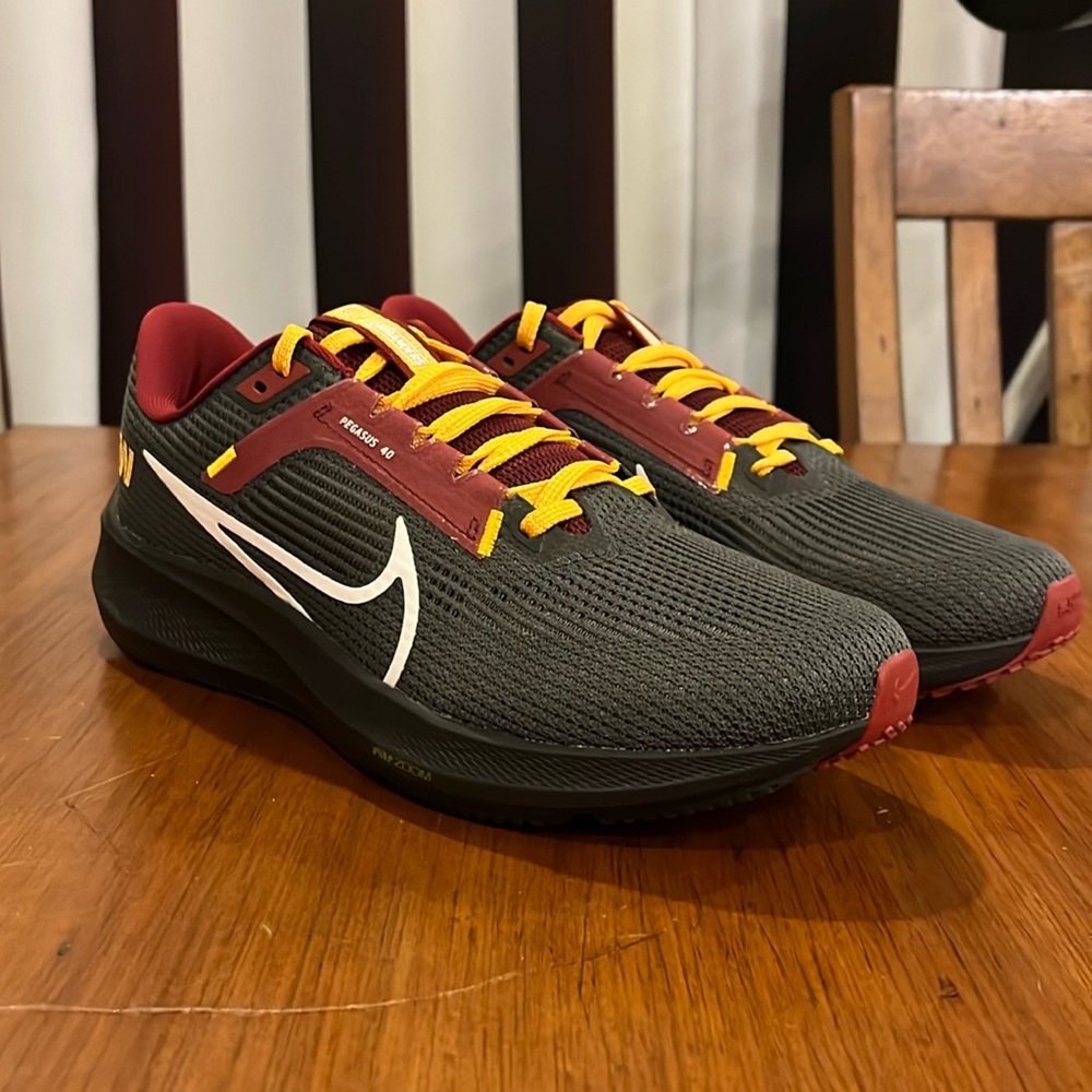 Nike Air Pegasus 40 NFL Washington Commanders shoes sneakers DZ6009 001 Mens 8.5